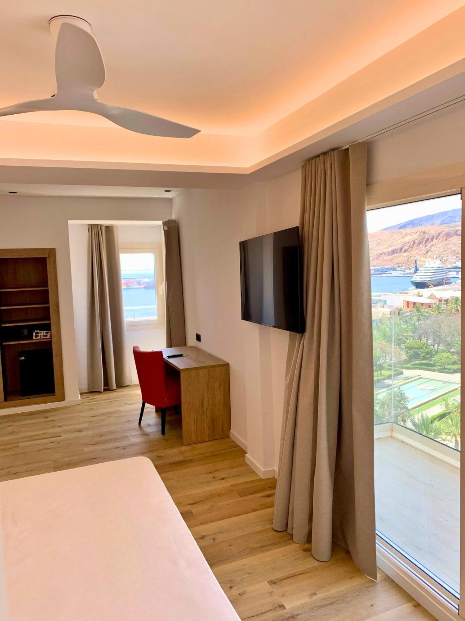 Ohtels Gran Hotel Алмерия Екстериор снимка