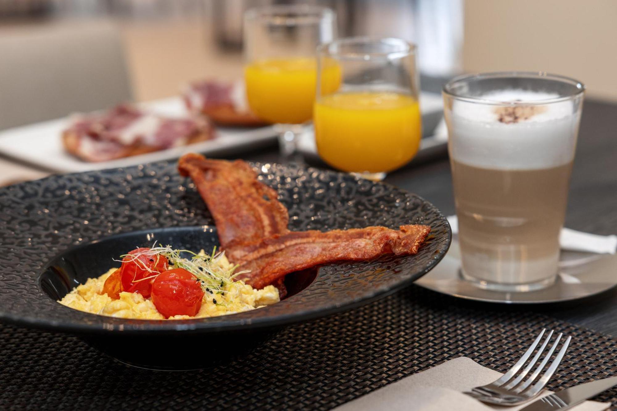 Ohtels Gran Hotel Алмерия Екстериор снимка